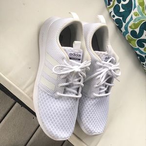 Men’s white adidas shoes white ..size10.5